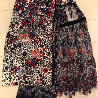 サカイ(sacai)のSacai花柄スカート(そらさん専用)(ひざ丈スカート)