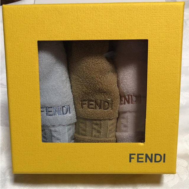 FENDI - FENDI ハンドタオル の通販 by ゆん。's shop｜フェンディならラクマ
