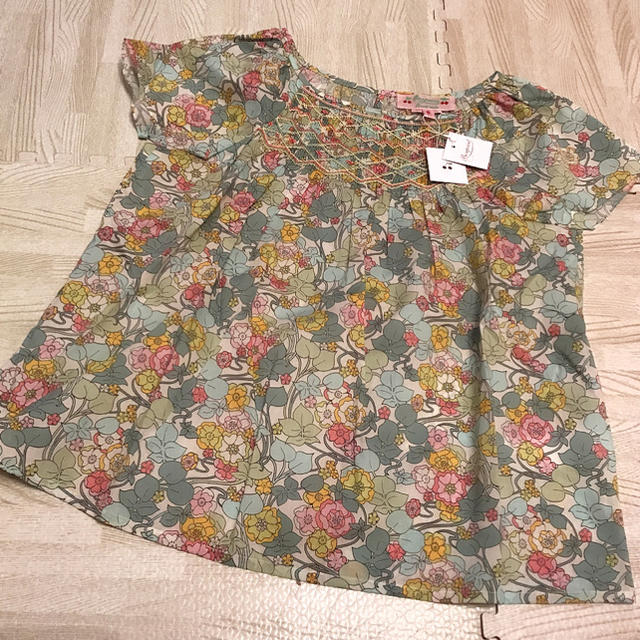 Bonpoint(ボンポワン)のボンポワン 18SS リバティブラウス 8ans 新品 キッズ/ベビー/マタニティのキッズ服女の子用(90cm~)(ブラウス)の商品写真