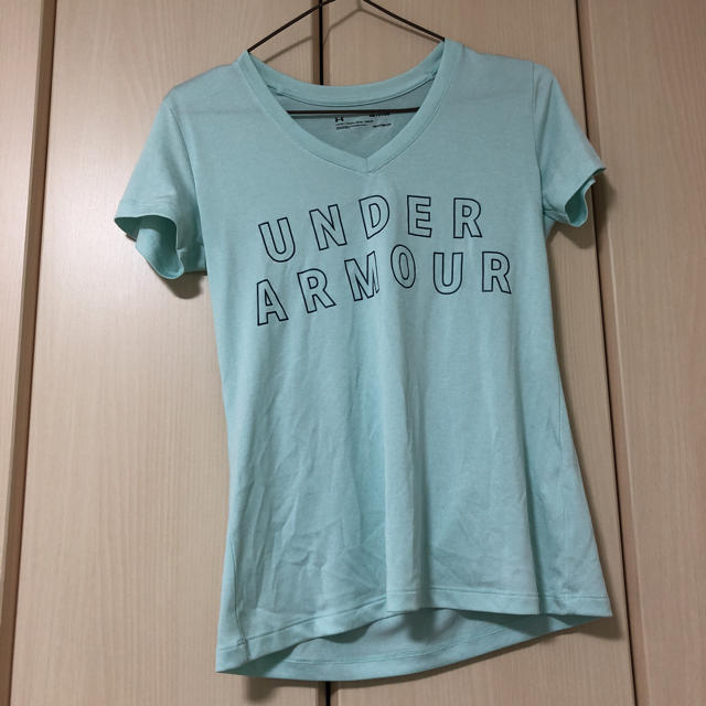 UNDER ARMOUR(アンダーアーマー)のTシャツ 美品 レディースのトップス(Tシャツ(半袖/袖なし))の商品写真