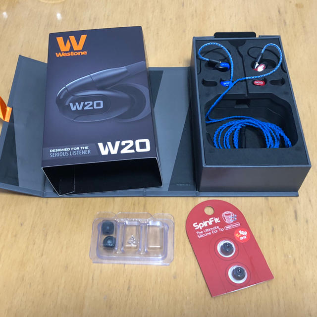 Westone W20 中古 社外イヤーピース付き スマホ/家電/カメラのオーディオ機器(ヘッドフォン/イヤフォン)の商品写真