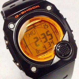 ジーショック(G-SHOCK)の価格急騰中！ジャイアンツカラー G-8000B-4JF G-SHOCK(腕時計(デジタル))