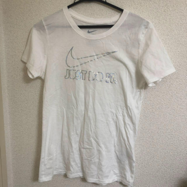 NIKE(ナイキ)のNIKE Tシャツ レディースのトップス(Tシャツ(半袖/袖なし))の商品写真