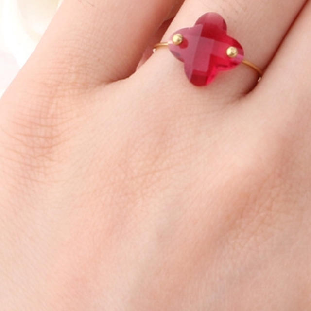 お花の可愛いリング ピンク レディースのアクセサリー(リング(指輪))の商品写真