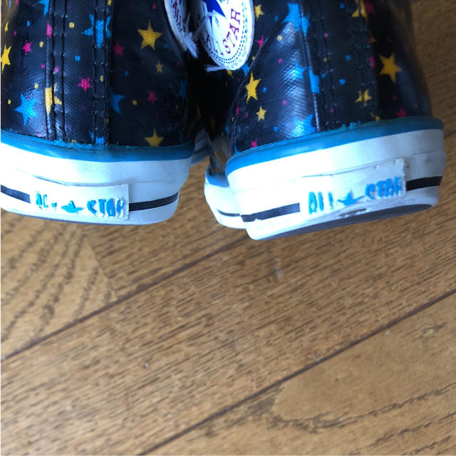 CONVERSE(コンバース)のマダムボッチ様専用♡コンバース[18㎝]星柄ハイカットスニーカー キッズ/ベビー/マタニティのキッズ靴/シューズ(15cm~)(スニーカー)の商品写真