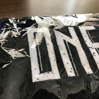 ワンオクロック(ONE OK ROCK)のONE OK ROCK ツアーグッズ マフラータオル 未開封(ミュージシャン)