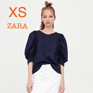 ザラ(ZARA)の新品未使用 ZARA レース 刺繍 ボリュームスリーブ ブラウス ネイビー XS(シャツ/ブラウス(長袖/七分))