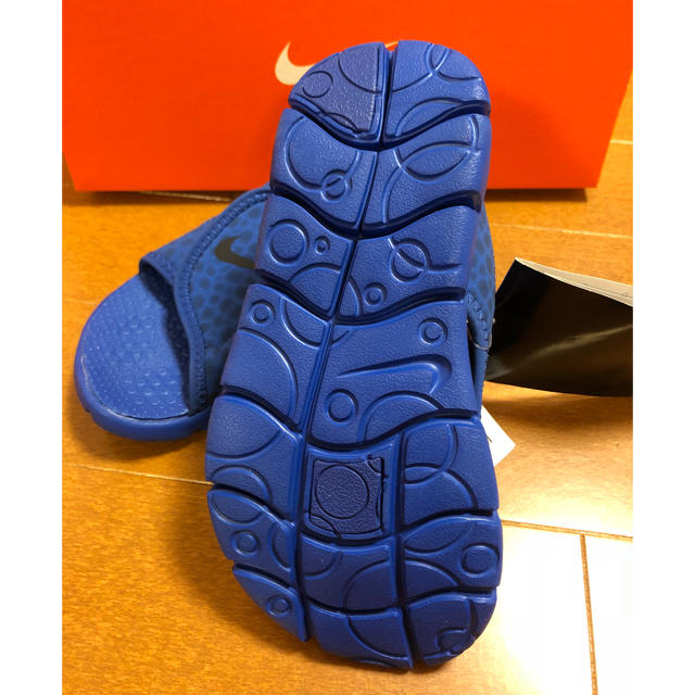 NIKE(ナイキ)のさか様 専用 ナイキ サンダル キッズ/ベビー/マタニティのキッズ靴/シューズ(15cm~)(サンダル)の商品写真