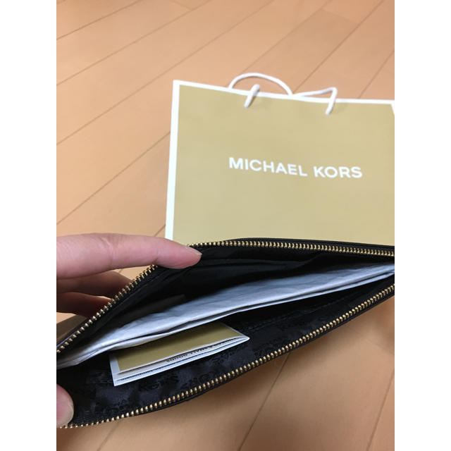 Michael Kors(マイケルコース)のMichael Korsクラッチバッグ ポーチ 4MAM様専用❣️ レディースのバッグ(クラッチバッグ)の商品写真