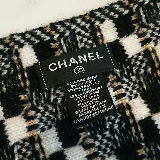 CHANEL(シャネル)のクローゼット整理中様⭐️専用⭐️17AW CHANEL カシミヤマフラー レディースのファッション小物(マフラー/ショール)の商品写真