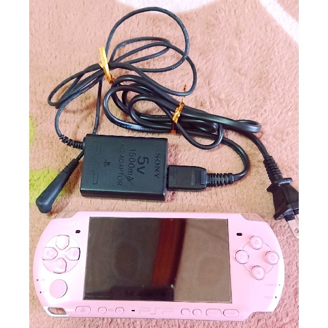 PlayStation Portable(プレイステーションポータブル)のPSP本体  ブロッサムピンク  psp-3000ZP エンタメ/ホビーのゲームソフト/ゲーム機本体(携帯用ゲーム機本体)の商品写真