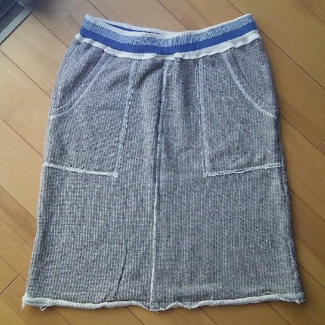 OLD BETTY'S(オールドベティーズ)のスウェット地 スカート OLD BETTY'S レディースのスカート(ひざ丈スカート)の商品写真