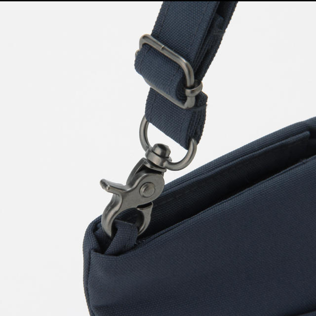 MUJI (無印良品)(ムジルシリョウヒン)の無印 持ち歩ける整理ポーチ・ショルダー付 レディースのバッグ(ショルダーバッグ)の商品写真