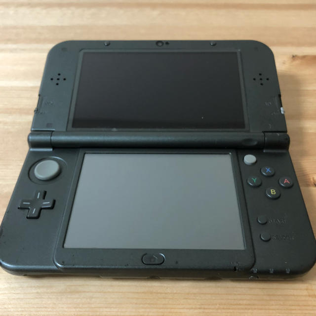 New3DSLL 本体 （メタリックブラック）、おまけ付き 2