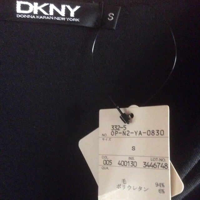 DKNY(ダナキャランニューヨーク)のDKNY 黒のワンピース  レディースのワンピース(ひざ丈ワンピース)の商品写真