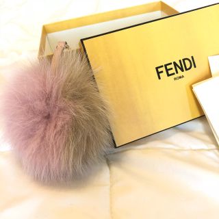 フェンディ(FENDI)の【美品】FENDI♡ボンボンチャーム ファー(バッグチャーム)