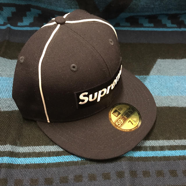 supreme  BOX logo piping new era NAVY