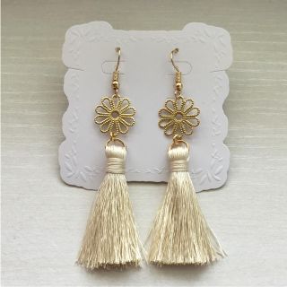 *:.｡. ゴールド タッセル ピアス .｡.:*(ピアス)