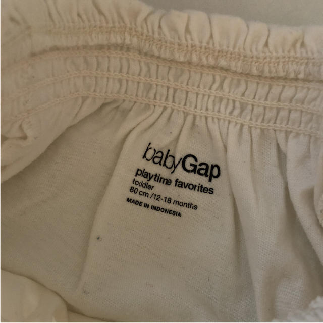 babyGAP(ベビーギャップ)のmakaさま専用 トップス baby GAP 白 80サイズ キッズ/ベビー/マタニティのベビー服(~85cm)(シャツ/カットソー)の商品写真