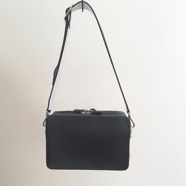 YONFA  square shoulder bag 黒 レディースのバッグ(ボディバッグ/ウエストポーチ)の商品写真