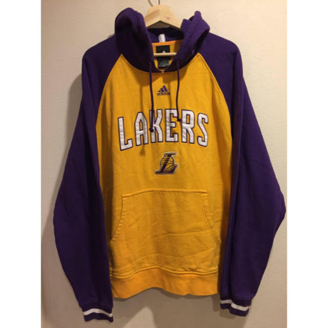 LAKERS ×アディダス プルオーバー