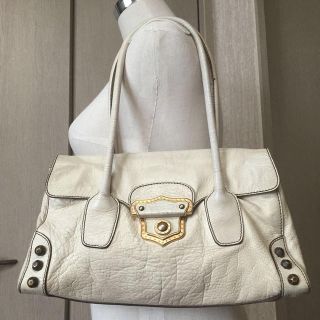 ミュウミュウ(miumiu)のペイズリー柄型押し ミュウミュウ バック(ショルダーバッグ)