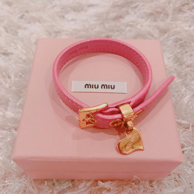 miumiu(ミュウミュウ)のmiumiu ブレスレット レディースのアクセサリー(ブレスレット/バングル)の商品写真