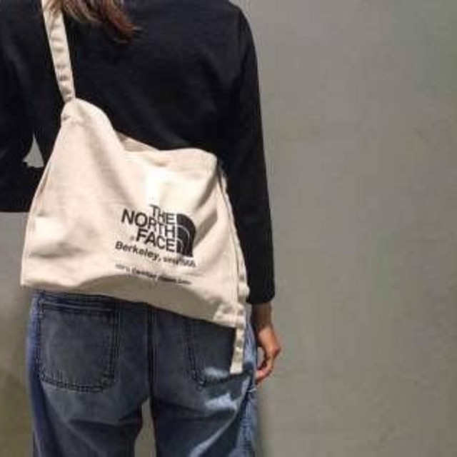 THE NORTH FACE(ザノースフェイス)のノースフェイス ミュゼットバッグ ナチュラル×ブラック NM81765 メンズのバッグ(ショルダーバッグ)の商品写真