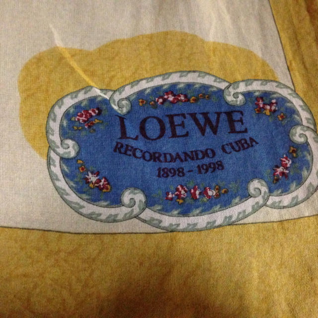 LOEWE(ロエベ)のm-y-a様専用 美品 ロエベ✴︎スカーフ レディースのファッション小物(バンダナ/スカーフ)の商品写真