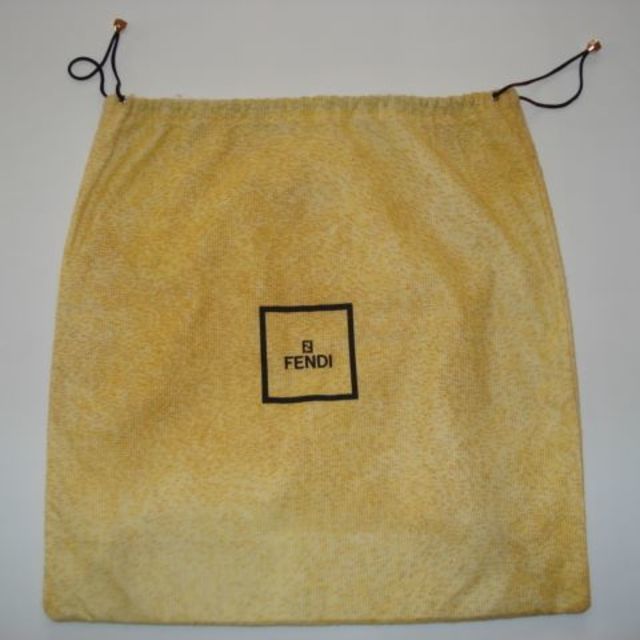 FENDI(フェンディ)の♪フェンディ保存袋　巾着型ロゴ入りチャーム付き レディースのバッグ(その他)の商品写真