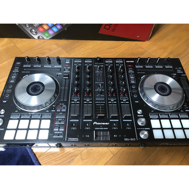 Pioneer(パイオニア)のPioneer DDJ-SX2  ラクマ最安値 超美品！！ 楽器のDJ機器(DJコントローラー)の商品写真