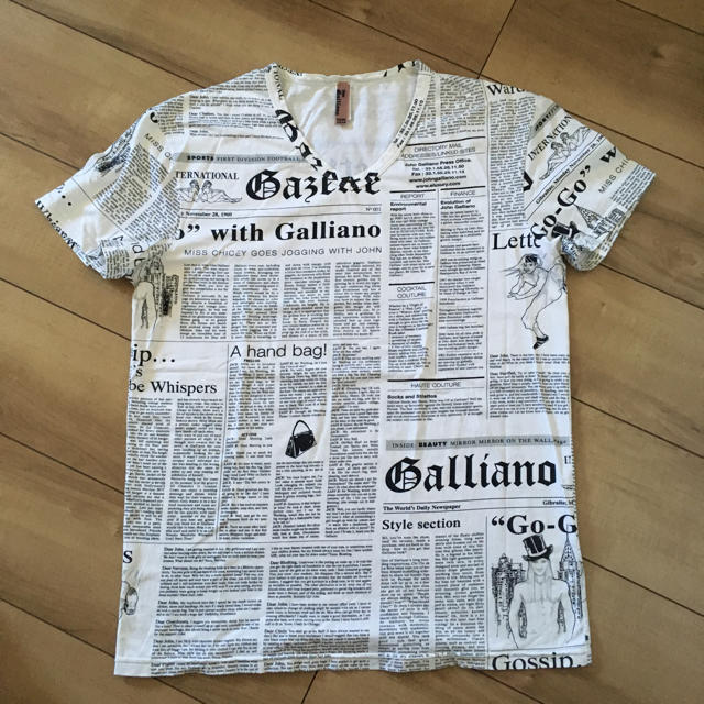 John Galliano - ガリアーノ総柄ニュースペーパーTシャツマルジェラ ...