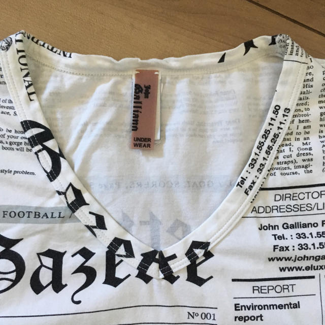 John Galliano - ガリアーノ総柄ニュースペーパーTシャツ John Galliano - ガリアーノ総柄ニュースペーパーTシャツ