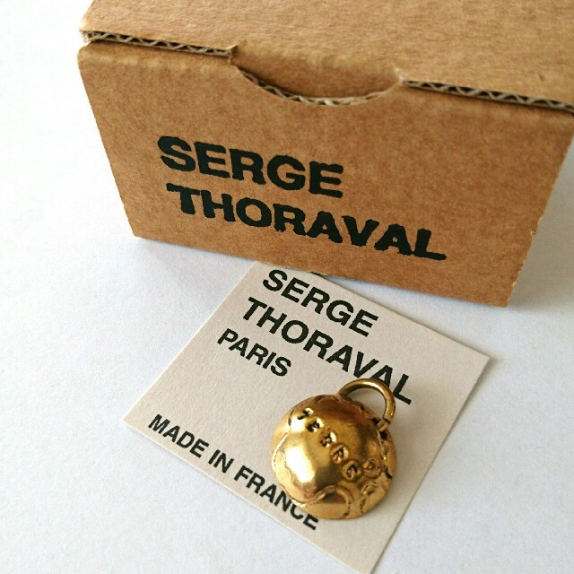 H.P.FRANCE(アッシュペーフランス)の【ALA様専用】serge thoraval セルジュトラヴァル 惑星 地球 レディースのアクセサリー(チャーム)の商品写真