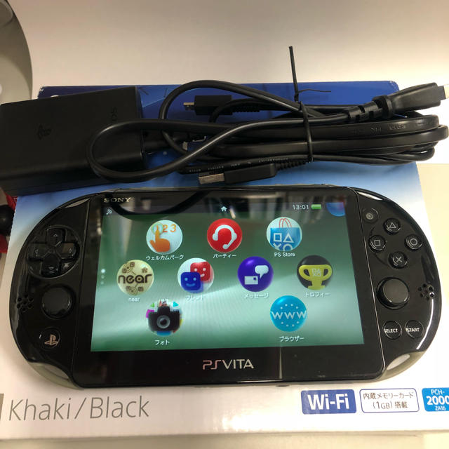 PS Vita 本体 メモリーカード8GB付き 正常動作確認済み