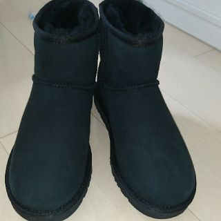 アグ(UGG)の新品未使用 UGGブラックショートブーツ😊(ブーツ)