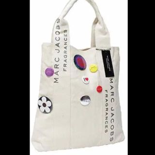 マークバイマークジェイコブス(MARC BY MARC JACOBS)のMarc By Marc Jacobs トートバッグ 缶バッチつき(トートバッグ)