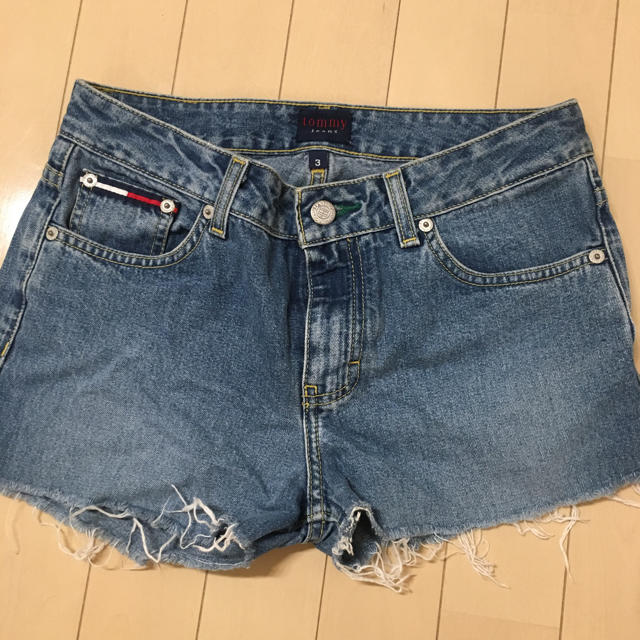 TOMMY HILFIGER(トミーヒルフィガー)のtommy デニムショートパンツ レディースのパンツ(ショートパンツ)の商品写真