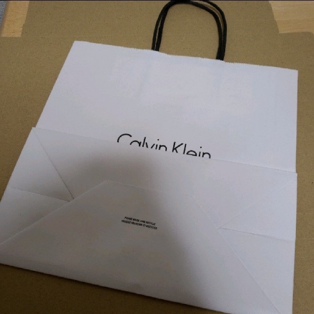 Calvin Klein(カルバンクライン)のCalvin Klein　カルバン・クライン　紙袋　ショッパー レディースのバッグ(ショップ袋)の商品写真