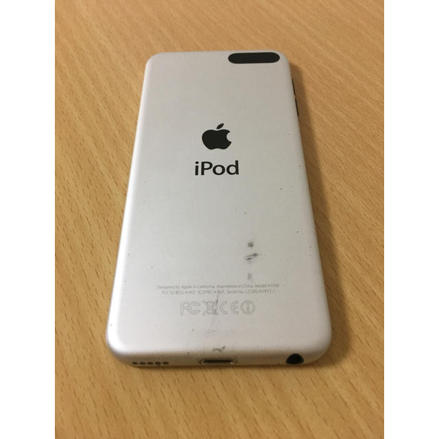 iPod touch(アイポッドタッチ)のiPod touch 第5世代 16GB 本体 スマホ/家電/カメラのオーディオ機器(ポータブルプレーヤー)の商品写真