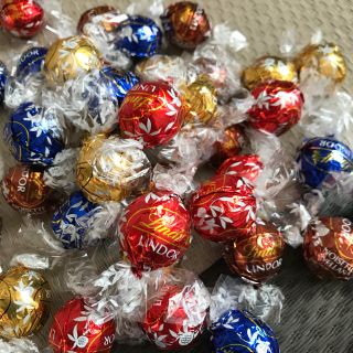 リンツ(Lindt)のリンツ リンドール  20個 チョコ チョコレート コストコ トリュフ(菓子/デザート)