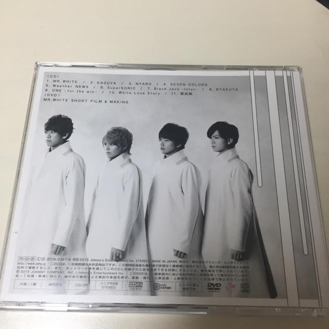 NEWS(ニュース)のNEWS White 初回盤 エンタメ/ホビーのタレントグッズ(アイドルグッズ)の商品写真