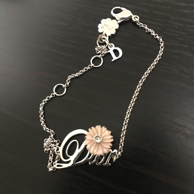 Dior(ディオール)のDiorフラワーモチーフブレスレット レディースのアクセサリー(ブレスレット/バングル)の商品写真