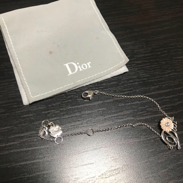 Dior(ディオール)のDiorフラワーモチーフブレスレット レディースのアクセサリー(ブレスレット/バングル)の商品写真