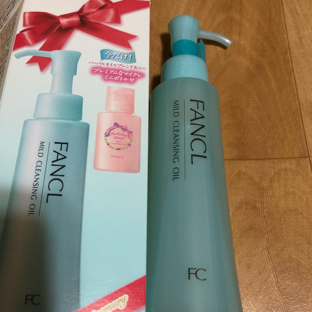 FANCL(ファンケル)のファンケルマイルドクレンジングオイル 120ml コスメ/美容のスキンケア/基礎化粧品(クレンジング/メイク落とし)の商品写真