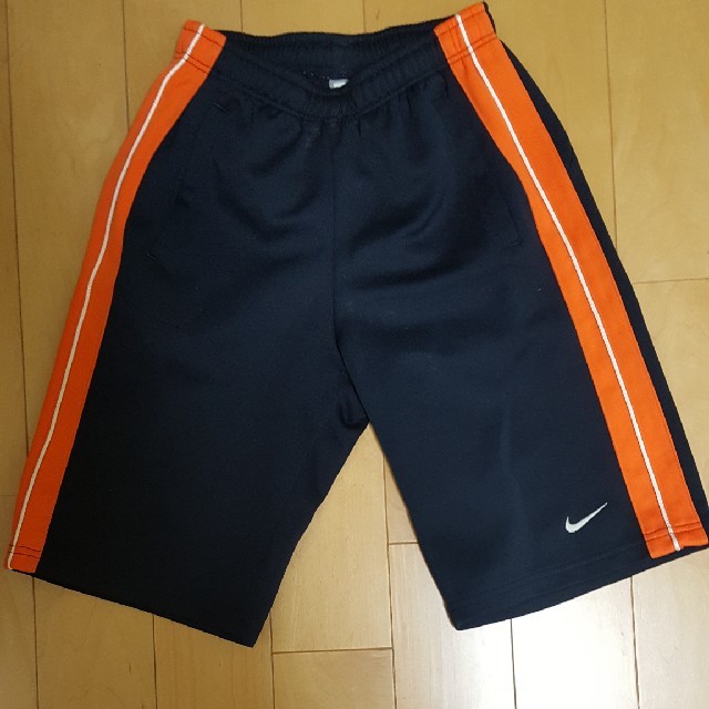 NIKE(ナイキ)のDRY FIT  ハーフパンツ150cm キッズ/ベビー/マタニティのキッズ服男の子用(90cm~)(パンツ/スパッツ)の商品写真