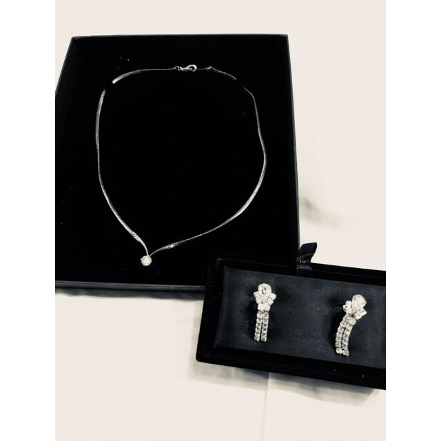ネックレス イヤリングの2個セット シルバー 18k8f の通販 by ネックレス イヤリングの2個セット シルバー 18k8f の通販 by