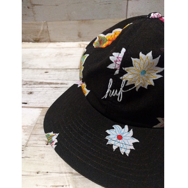 HUF(ハフ)のHUF ポタニカル フラット キャップ 2018ss メンズの帽子(キャップ)の商品写真