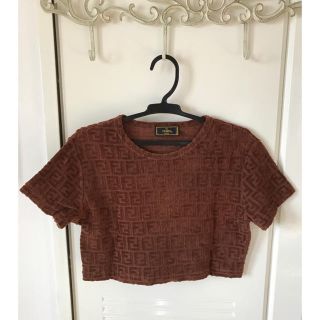 フェンディ(FENDI)の【FENDI】ロゴ柄トップス(Tシャツ(半袖/袖なし))