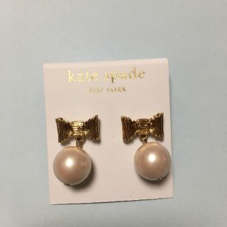 ケイトスペードニューヨーク(kate spade NEW YORK)のケイト スペード リボン パール ピアス kate spade(ピアス)